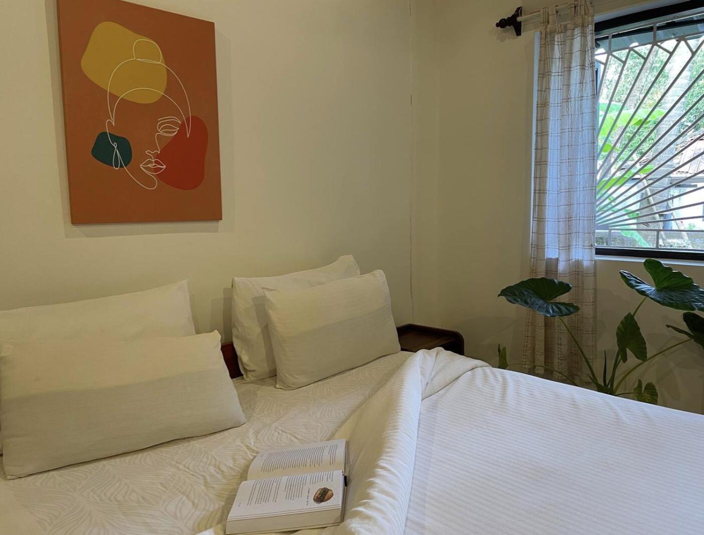 Tien B&B & Bistro Vagator Buitenkant foto